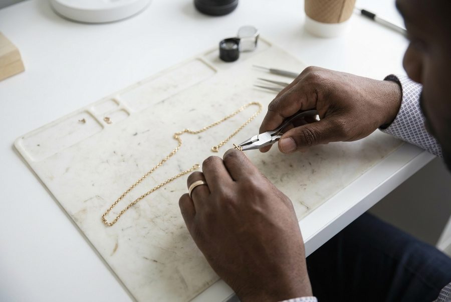 Reparación de cadenas y ajuste